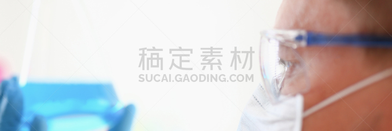化学家,玻璃杯,举起手,拿着,男性,试管,装管,科学实验,家庭生活,实验室