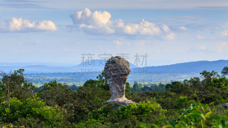 石头,国际足球联盟,天空,公园,水平画幅,旅行者,夏天,云景,橄榄球运动员,美式足球