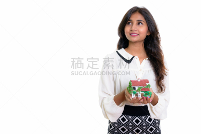 小雕像,青年人,房屋,女商人,幸福,白色背景,拿着,影棚拍摄,微笑