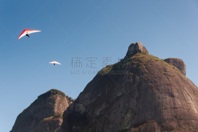 山,悬挂式滑翔运动,天空,风,圣康拉多海滩,水平画幅,降落伞,夏天,尖峰,偏远的