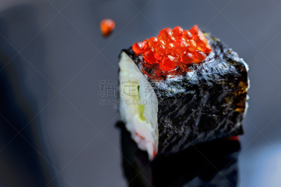 日本,餐馆,日本食品,寿司,鱼子酱,特写,小圆面包,菜单,黑色背景,组物体