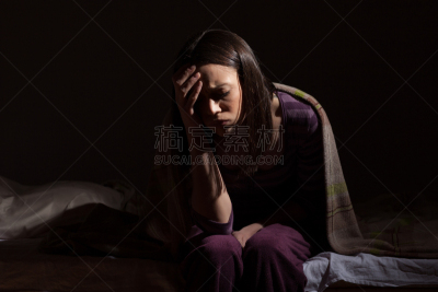 失眠症,头痛,就寝时间,水平画幅,夜晚,情绪压力,家庭生活,早晨,白人,疲劳的