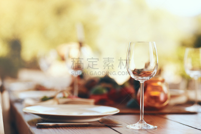 未来,秒表,旋转类游乐,互联网,滑板公园,葡萄酒,部分,餐具,餐巾,自制的