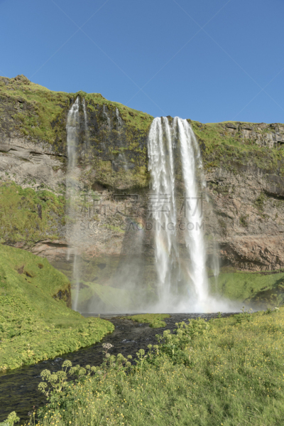 seljalandsfoss waterfall,冰岛国,自然,垂直画幅,水,美,悬崖,地形,瀑布,无人