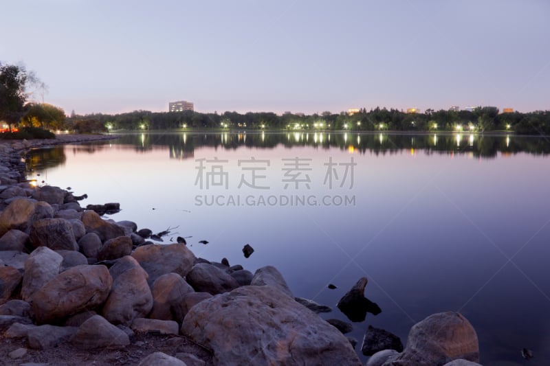 夜晚,湖,里贾纳市,萨斯喀彻温省,自然,水,天空,宁静,水平画幅,岩石