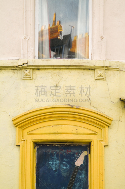 玻璃,吉他,音乐,在之后,拉凡他那石拱,欺人拟真画,垂直画幅,正面视角,外立面
