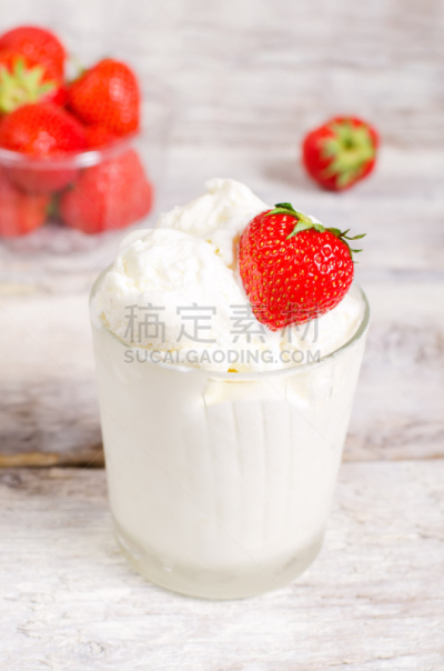 冰淇淋,草莓,垂直画幅,奶制品,素食,无人,奶油,膳食,夏天,庆祝