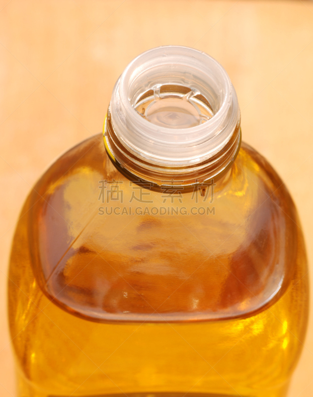 橄榄油,垂直画幅,无人,轻的,玻璃,纯净,塑胶,彩色图片,瓶子,烹调