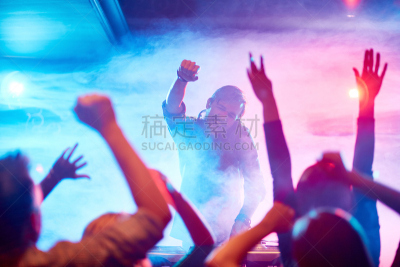 现代舞,四肢,水平画幅,高视角,迪斯科,聚会的音乐主持人,人群,烟,夜总会,青年人