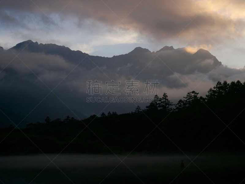 上高地国家公园,长野县,山,国家公园,水平画幅,雪,在边上,夏天,户外,阿尔卑斯山脉