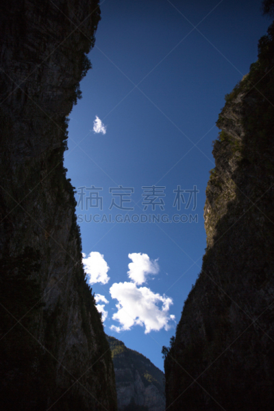 云,山,悬崖,沟壑,垂直画幅,天空,oribi,无人,户外,俄罗斯
