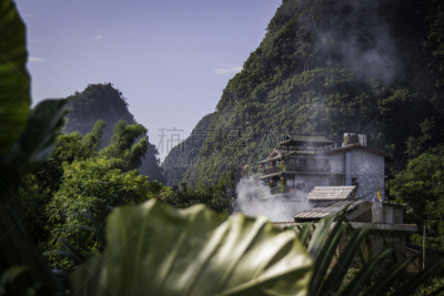 阳朔,桂林,水平画幅,山,旅行者,夏天,户外,树林,兴平,河流