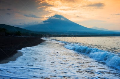 巴厘岛,印度尼西亚,水,天空,水平画幅,沙子,无人,火山地形,户外,戏剧性的天空