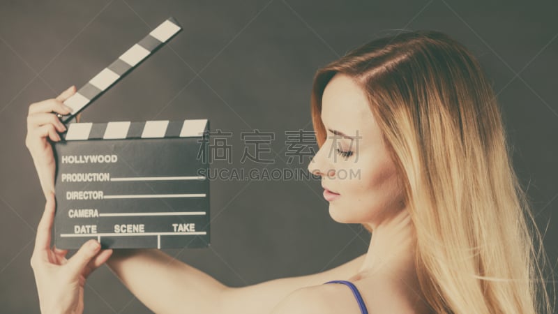 女人,拿着,电影,艺术,水平画幅,影片,导演,手,墙板,制片人