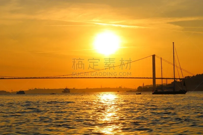 船 博斯普鲁斯大桥 水平画幅 橙色 云 7月15日烈士桥 无人 城市 太阳 海洋图片素材下载 稿定素材 船 博斯普鲁斯大桥 水平画幅 橙色 云 7月15日烈士桥 无人 城市 太阳 海洋图片素材下载 稿定素材