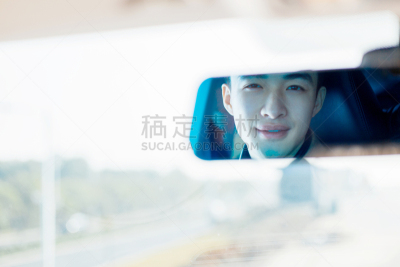 背面视角,人的脸部,汽车,男人,镜子,滑板公园,汽车后视镜,汽车视镜,水平画幅,陆用车