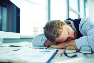 男商人,疲劳的,水平画幅,美人,白人,仅男人,仅成年人,想法,青年人,商业金融和工业