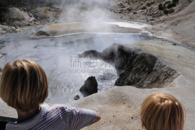 泉,硫磺,水,水平画幅,温泉,火山地形,人,人群,户外,火山