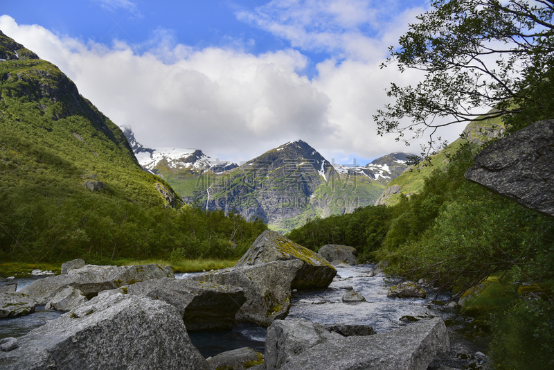 挪威,山景城,briksdalsbreen glacier,约斯特谷冰原,北挪威,冰河,水,天空,水平画幅,旅行者