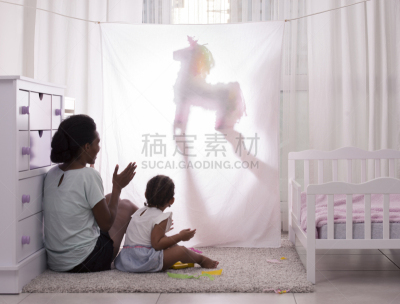 木偶剧,时间,家庭,业余戏剧演出,捉迷藏,阴影,戏剧表演,娱乐室,独角兽,婴儿床