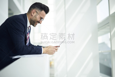 快乐,拍摄环境,互联网,无线技术,桌上玩具,商务人士,沟通,合伙,祝贺