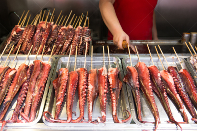 王府井,北京,中国,街头食品,货摊,章鱼,格子烤肉,烤肉架,即食食品,餐具
