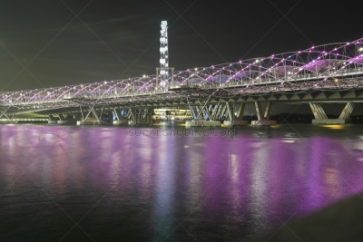 新加坡,桥,螺旋模型,新加坡摩天观景轮,滨海湾 ,人行桥,水,水平画幅,夜晚,无人