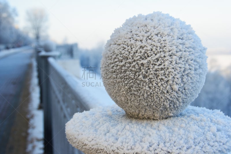 河堤,篱笆,霜,球,水平画幅,雪,户外,都市风景,俄罗斯,白色