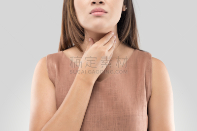 喉咙痛,女人,灰色背景,喉咙,乳头肌,喉部检查,人类腺体,甲状腺素,甲状腺,胃食管反流病