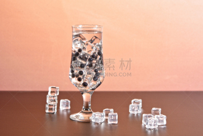 果汁,冰块,玻璃,黑刺莓,水,水平画幅,无人,鸡尾酒,含酒精饮料,夏天