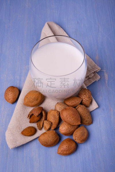 杏仁,桌子,杏仁奶,坚果壳,玻璃,青绿色,钙,饮料,活力,素食