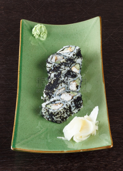 鲔鱼,寿司,小鱼籽,小圆面包,餐具,垂直画幅,鱼子酱,膳食,海产,大豆