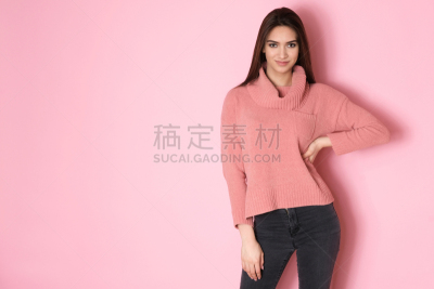 粉色,表现积极,毛衣,波兰,背景分离,彩色背景,肖像,女人,青年女人,人的脸部