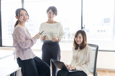 青年人,女人,办公室,积极行动,朝鲜民族,新创企业,女商人,日本人,设计师,平板电脑