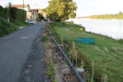 Road along the Saône river