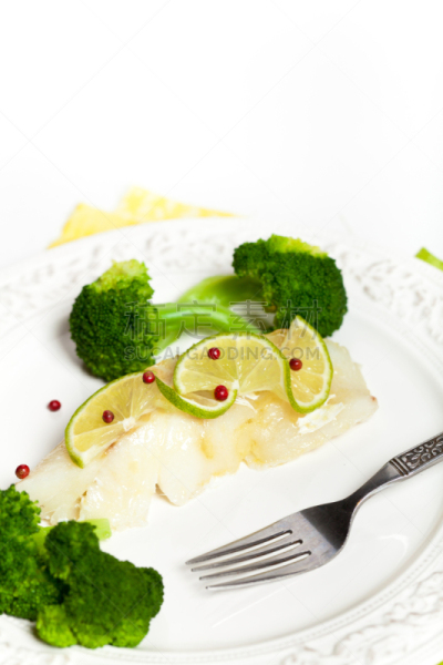 白鲑,餐具,垂直画幅,格子烤肉,膳食,海产,柠檬,酸橙,白色,装饰菜