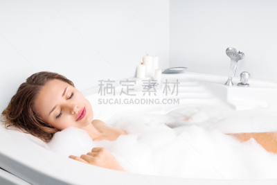 青年女人,浴盆,水,浴室,spa美容,健康,仅成年人,肥皂,居住区,美容职业