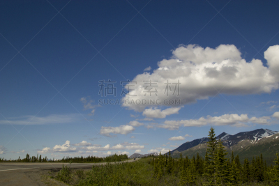 阿拉斯加,天空,水平画幅,地形,无人,蓝色,路,夏天,户外,卡车