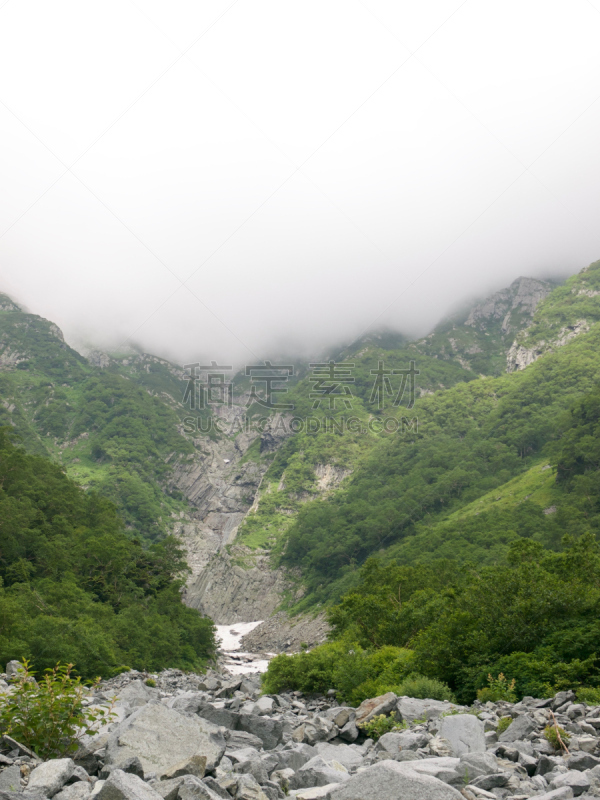 上高地国家公园,长野县,垂直画幅,国家公园,雪,无人,在边上,夏天,户外,山