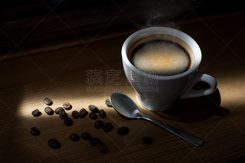 杯,浓咖啡,咖啡豆,木制,背景聚焦,褐色,水平画幅,无人,茶碟,早晨