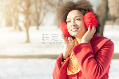 冬天,人的耳朵,幸福,热,青年女人,日光,消声器,御寒耳罩,冬衣,新的