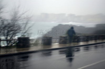 在活动中,雨,气候,汽车,彩虹,户外,乌云,红色,季节,秋天