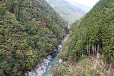 山谷,日元符号,深的,侧面视角,自然,天空,悬崖,旅游目的地,水平画幅,地形