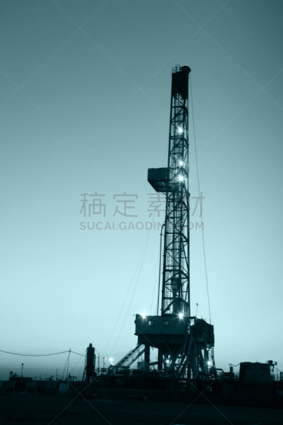 起重机,垂直画幅,天空,能源,夜晚,无人,曙暮光,钻井,户外,金属