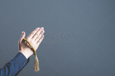 佛经,玫瑰经念珠,坟墓,葬礼,水平画幅,男性,工作室,佛教,成年的,纪念物