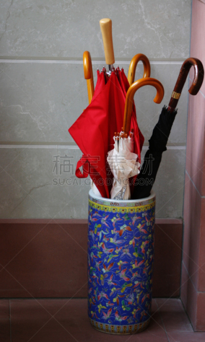 日光,白昼,垂直画幅,圆形,尼龙,蝴蝶,蓝色,伞架,拿着,概念