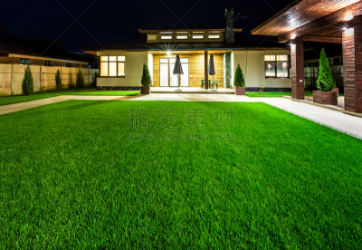 庭院,夜晚,户外,独立式住宅,臀部,草,园林,园艺展览,车门,花坛