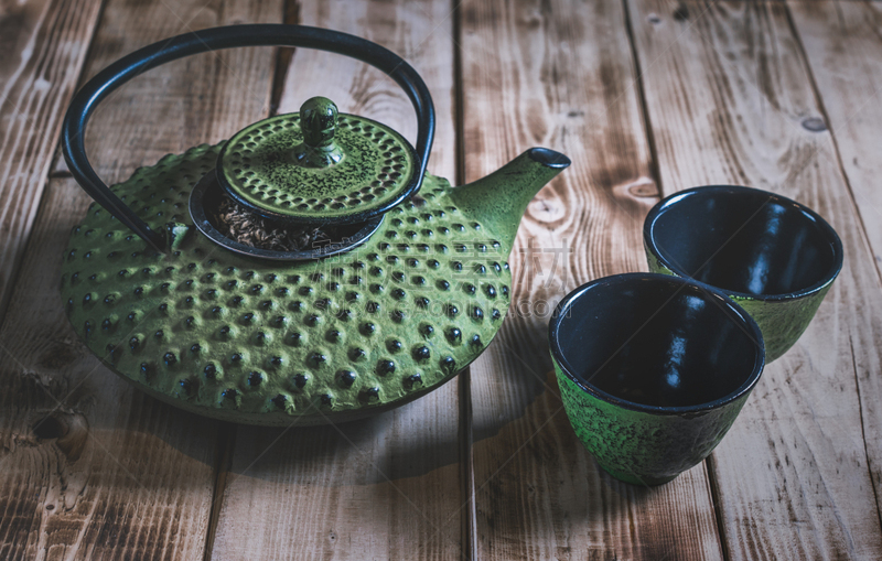 杯,木制,茶壶,绿色,背景,两个物体,茶,茶叶,热饮,厚木板