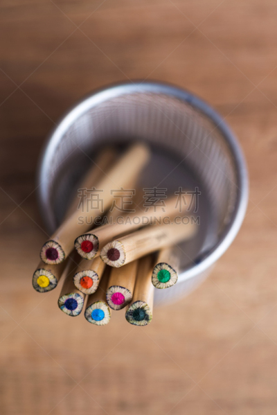 蜡笔,油罐,毡尖笔,杯,铅笔,学校用品,木制,办公室,进行中,容器