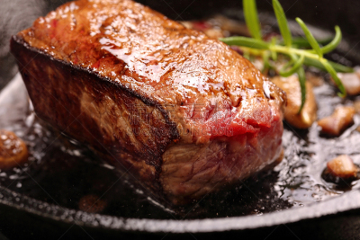 牛排,煮锅,嫩里脊排,水平画幅,膳食,特写,肉,红色,沙朗牛排,热